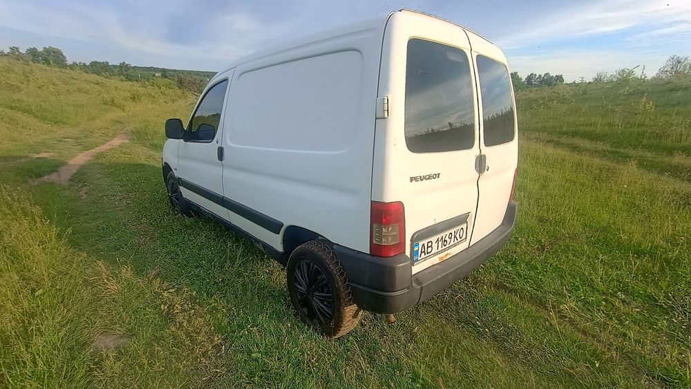 Авто Пежо партнер 1.9 дизель груз 2008 року