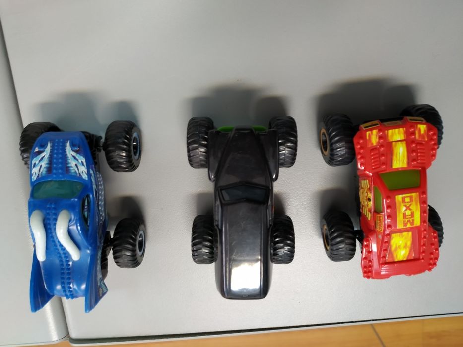 Lote 6 Carrinhos Monster Truck