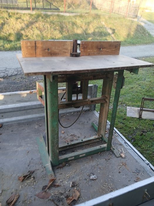 Sprzedam konstrukcje metalową do dokończenia frezarka