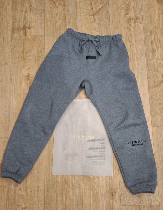 Gray set Essentials