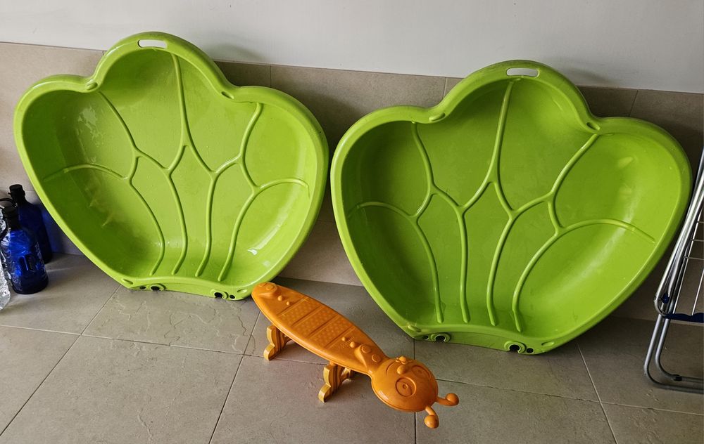 Caixa de areia e piscina infantil