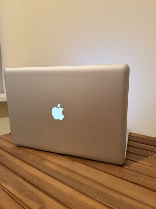 MacBook Pro 15 i7/8GB/256GB