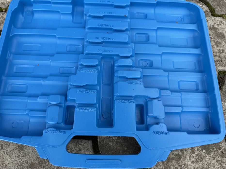 Кейс від набору з викрутками 12 шт.