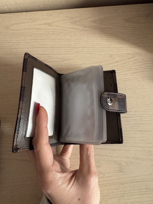 Визитница универсальная,стильно и упорядочит ваши карточки