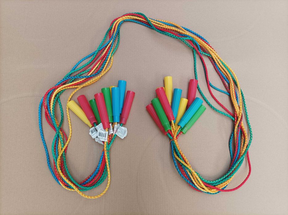 Zabawka skakanka 2,2m kolorowa sznurek 220 cm