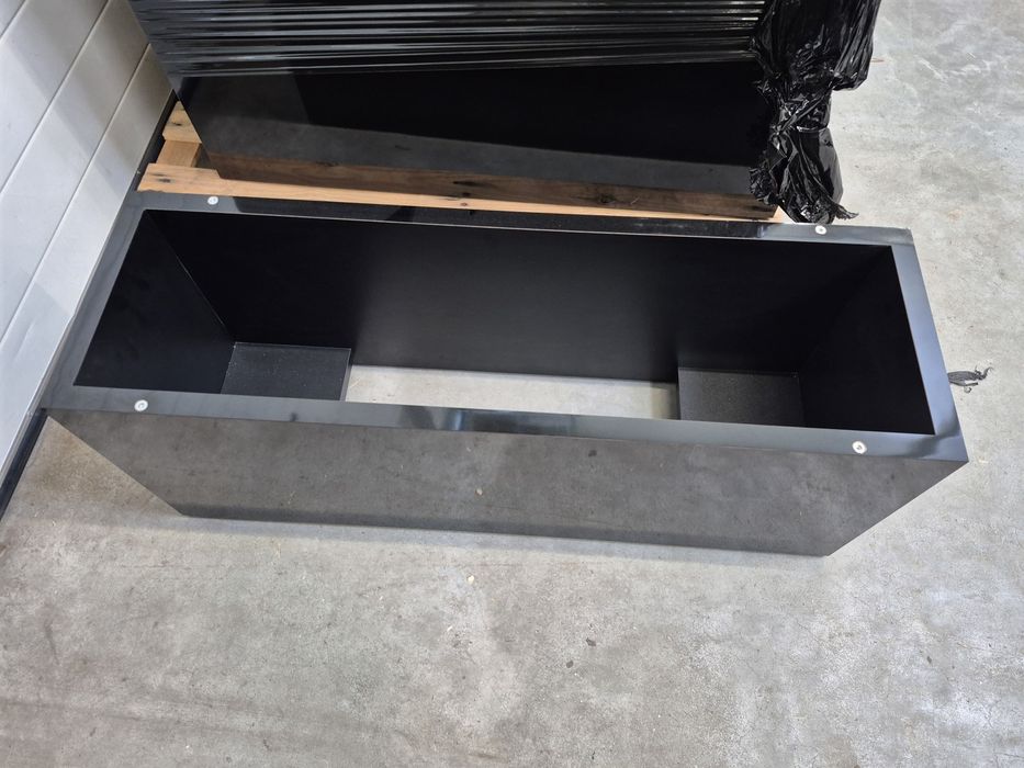 Donicę wewnętrze czarny połysk