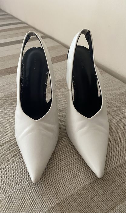 Szpilki białe Reserved 38