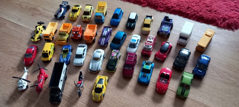 40 carrinhos  brinquedos