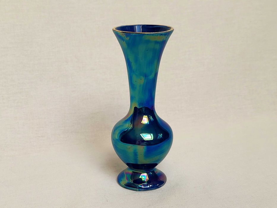 Wazon ceramiczny iryzowany, smukła forma, modernizm ok. 14 cm