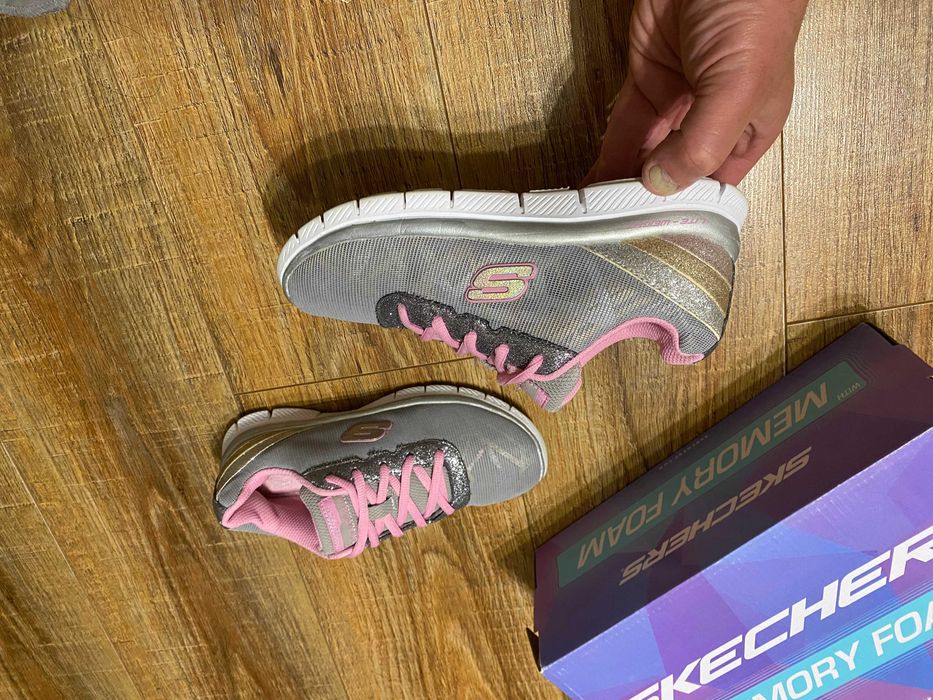 Кросівки дитячі на дівчинку кроссовки детские Skechers оригинал р.33