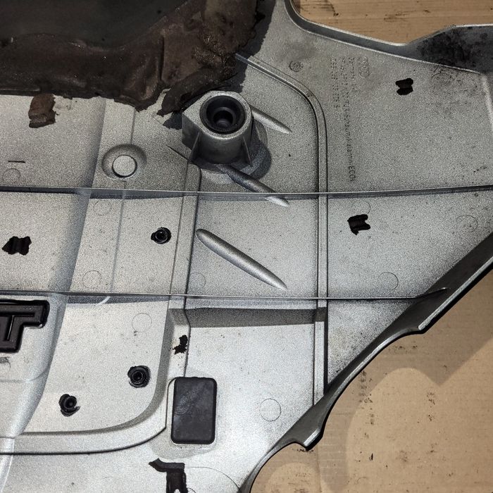 Osłona pokrywa górna silnika audi a4 b7 a6 c6 2.7TDI 2007r