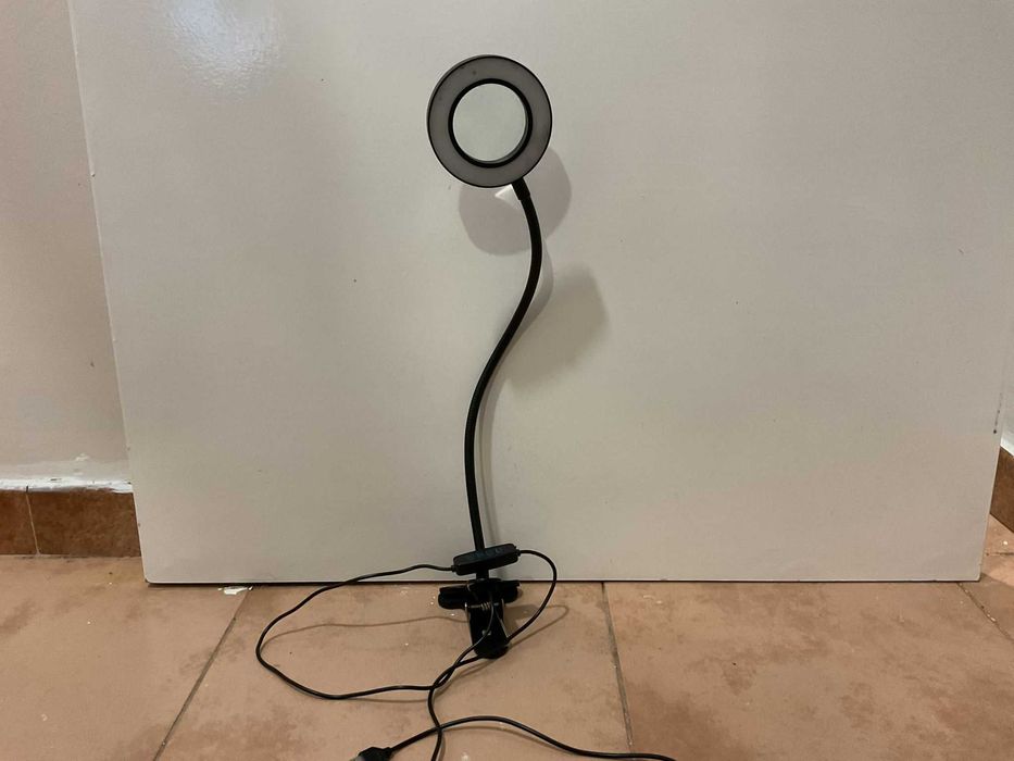 Ring Light LED com braço flexível – Usada