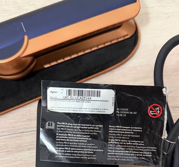 Dyson Airstrait HT01
