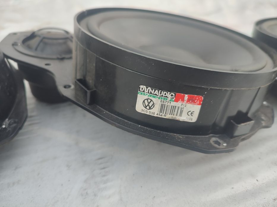 Динаміки дінаудіо Пасат Б6 пасат б7 акустика dynaudio Passat B6 B7