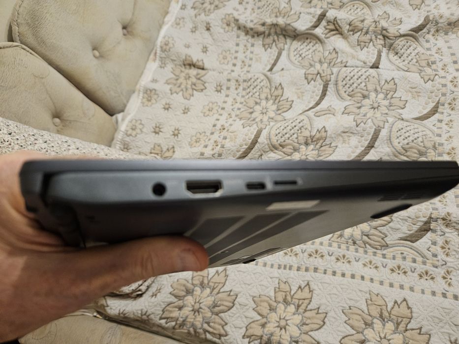 Ноутбук Ноутбук MSI Modern B11MOU-1023PL 14" IPS i7-1195G7 8GB RAM 512