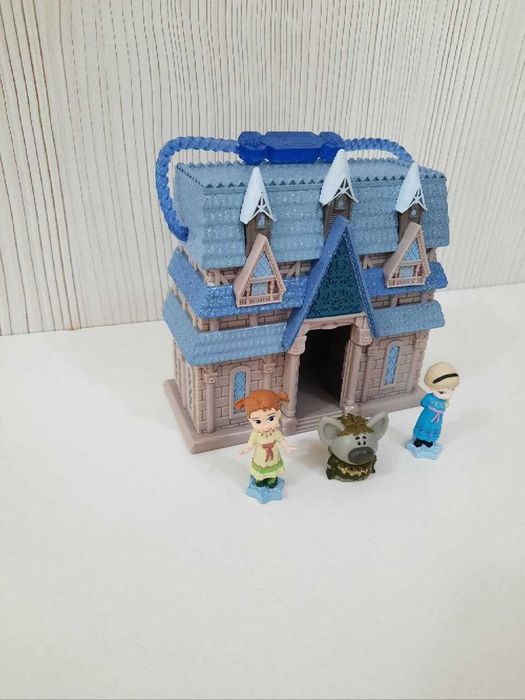Замок-валіза iгровий набiр  Еренделл Disney Animators' Collection Littles Frozen.