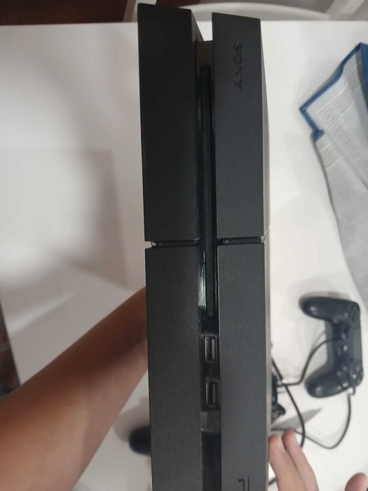 Ps4 consola em bom estado
