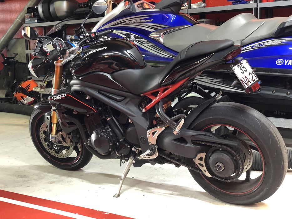 Triumph Speed Triple R 2012