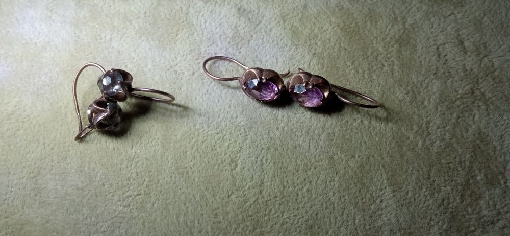 Серьги  с камнем