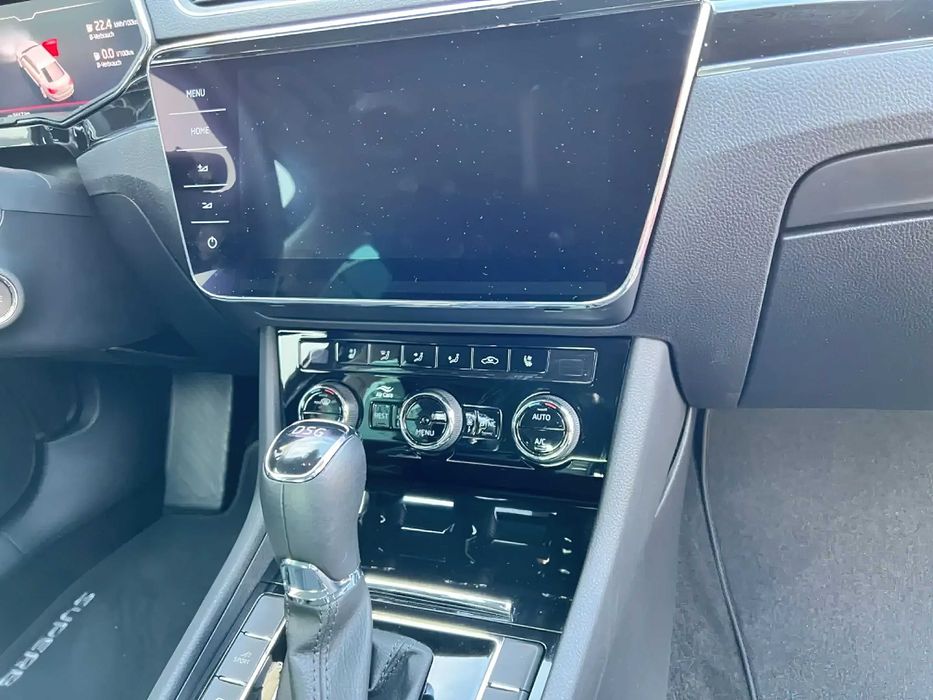 Skoda Superb      2021