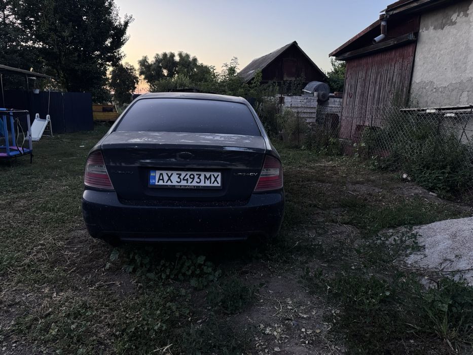 Субару легасі 2004 року