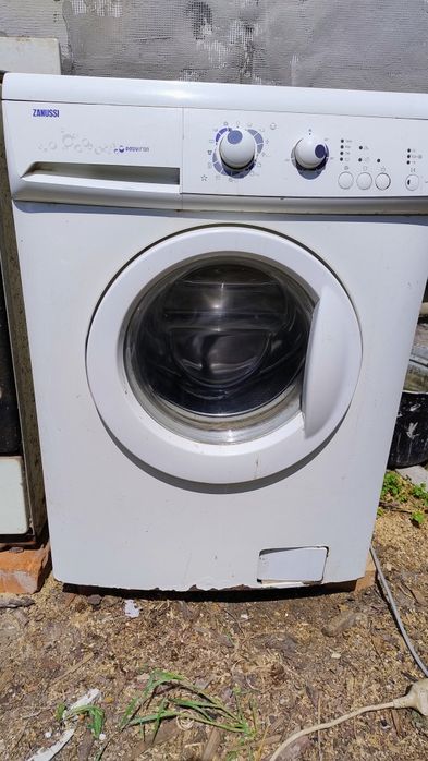 Продам пральну машину Zanussi zwf 3105