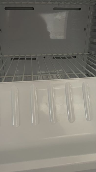 Морозильна камера Indesit No frost Sfr 167nf