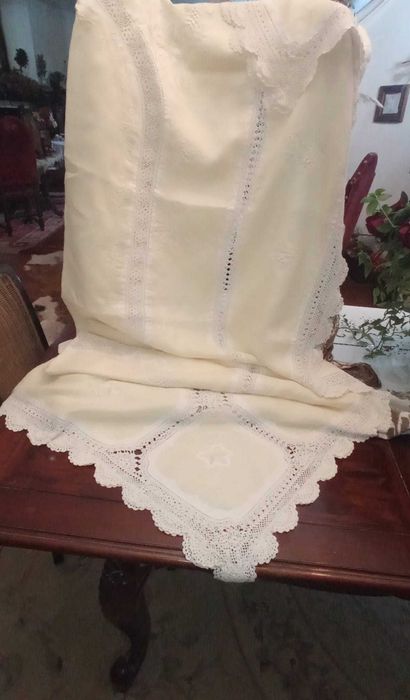 Toalha da Ilha da Madeira bordada à mão Antiga 260 cm x 160 cm