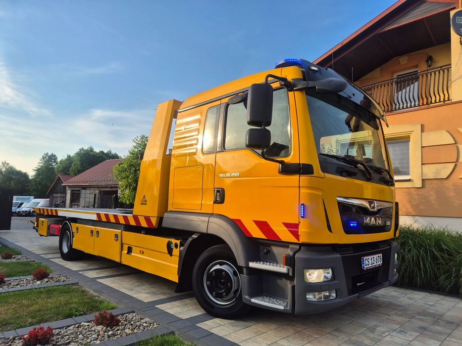 MAN TGL 12.250 POMOC DROGOWA PŁYTA HYDRAULICZAN FALKOM  MAN TGL 12.250 Falkom 2X Wyciągarka WIDŁY Specjalny 5 Osób super stan