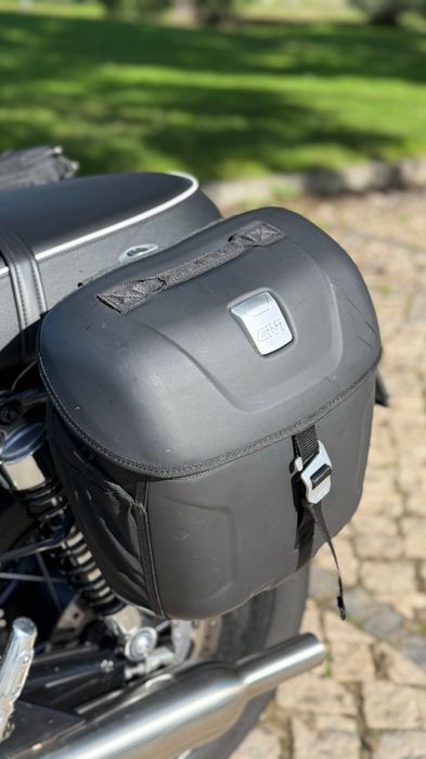 Triumph BonneVille T100