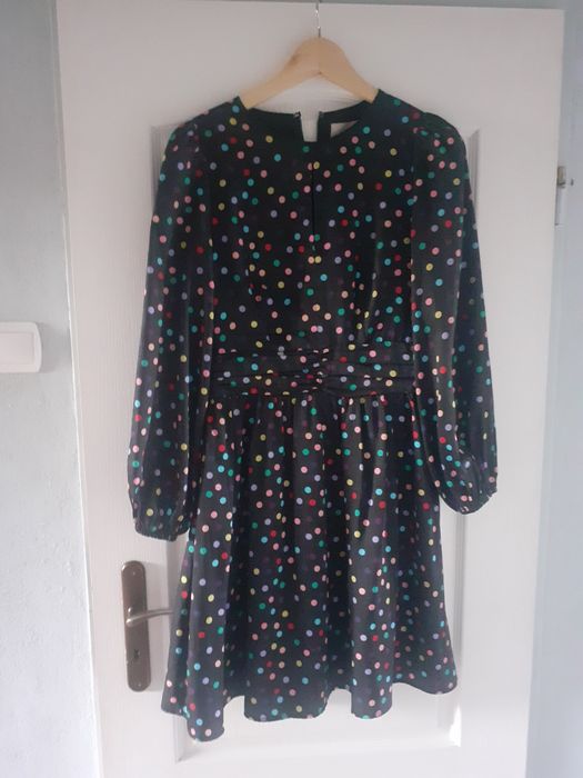 Sukienka w kolorowe groszki coast