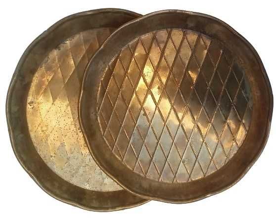 Pratos Decorativos Antigos em Cerâmica, Cobre e Latão Árabe