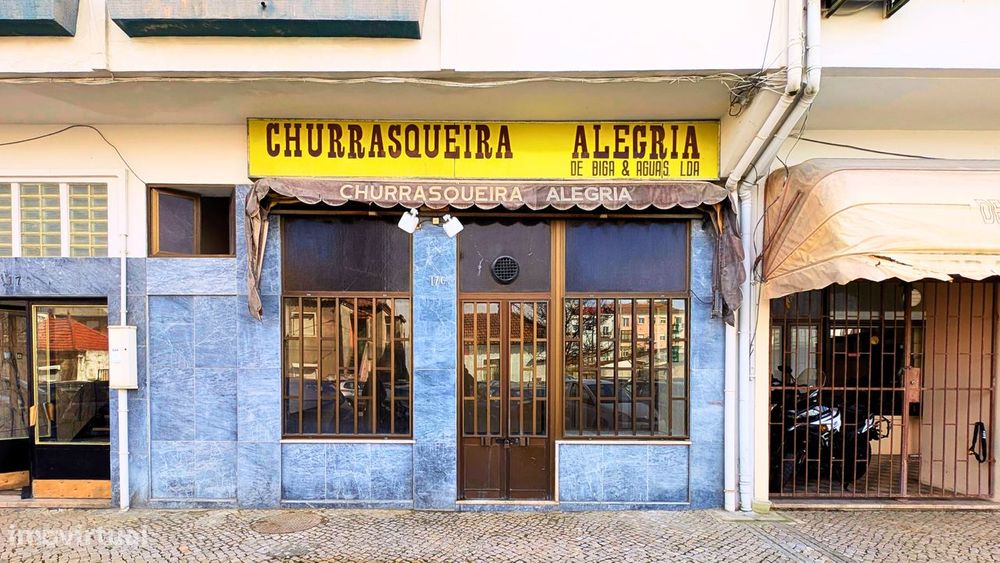 Churrasqueira com 2 Entradas Independentes | Centro de Almada