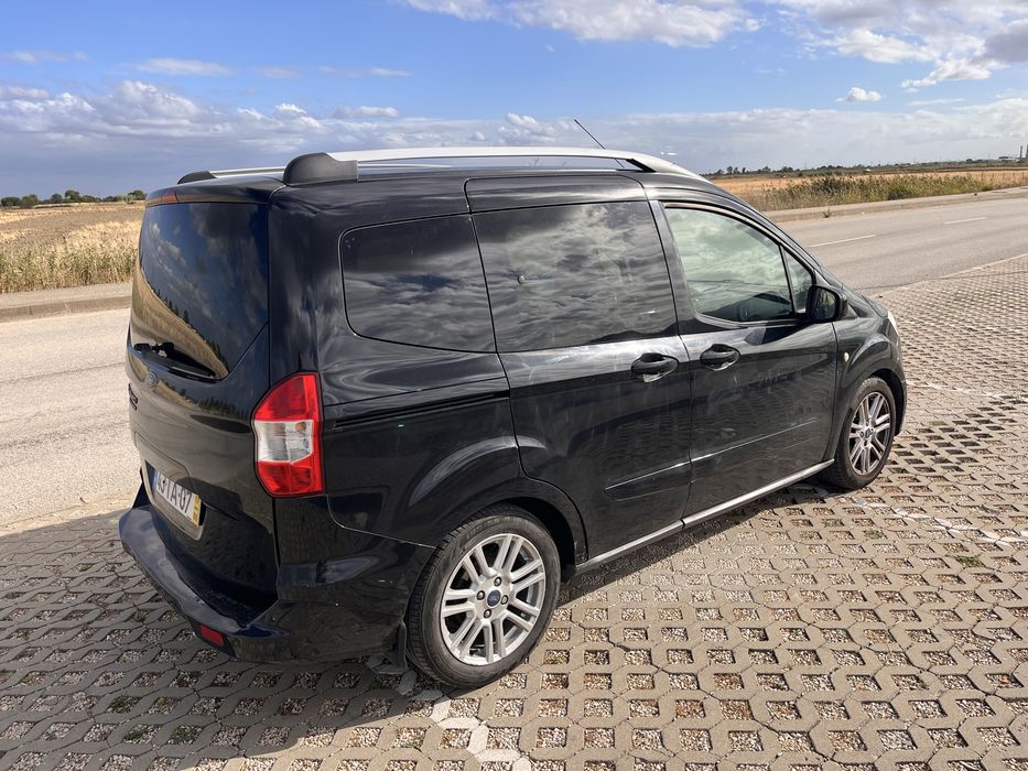 Ford Tourneo Courier 1.5 tdci 5 lugares — photo 5