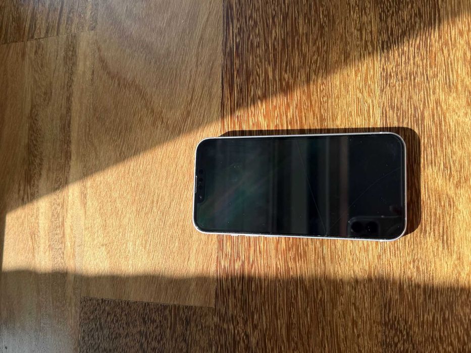 iPhone 14 128GB roxo