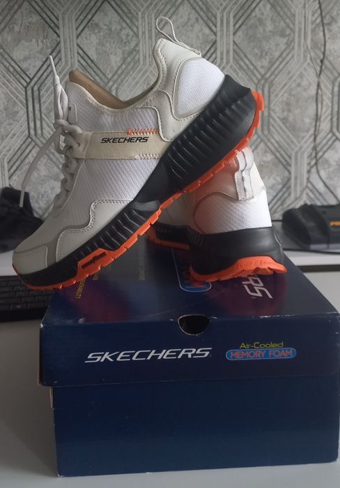 Продам абсолютно нові кроси Skechers 41,5 розміру