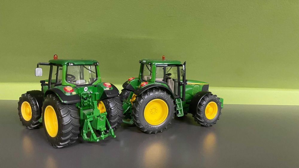 Siku traktor John Deere 1 32
