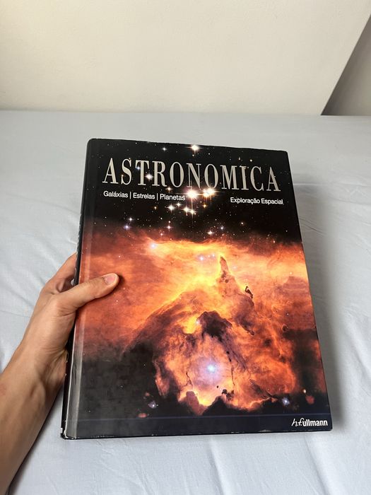 Livro Astronomica: Galáxias, Estrelas,  Planetas, Mapas de Constelações, Exploracao espacial