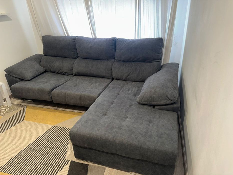 Sofá  4 lugares cinzento