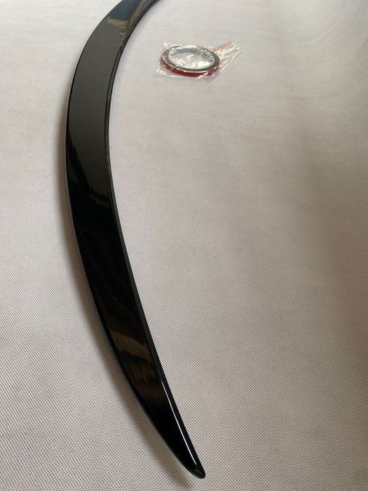 Spoiler lotka Mercedes C Klasa SEDAN W205 CZARNY POŁYSK