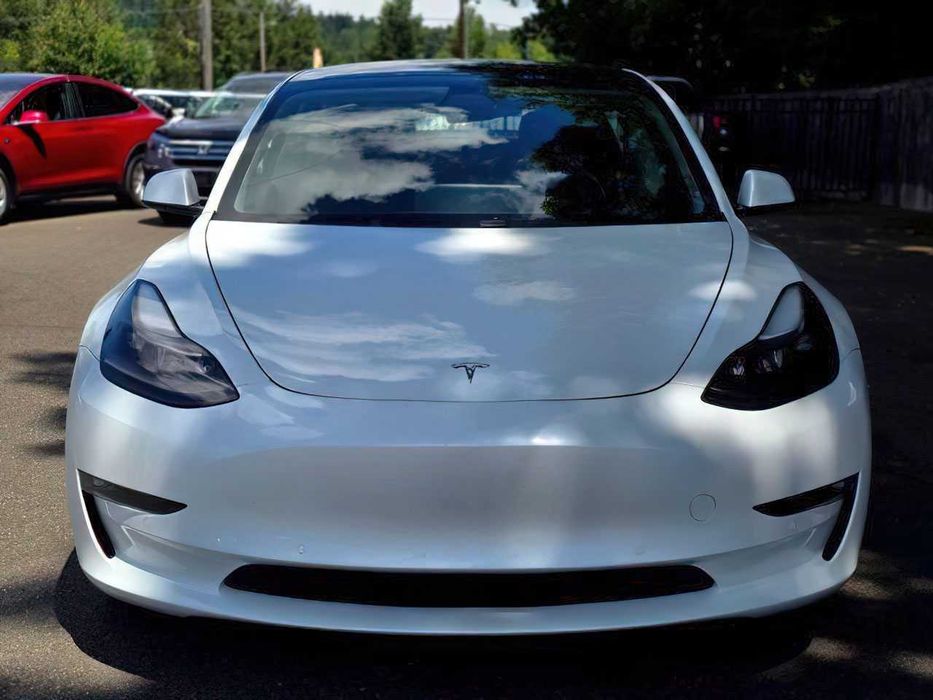 Tesla Model 3 Long Range      2021