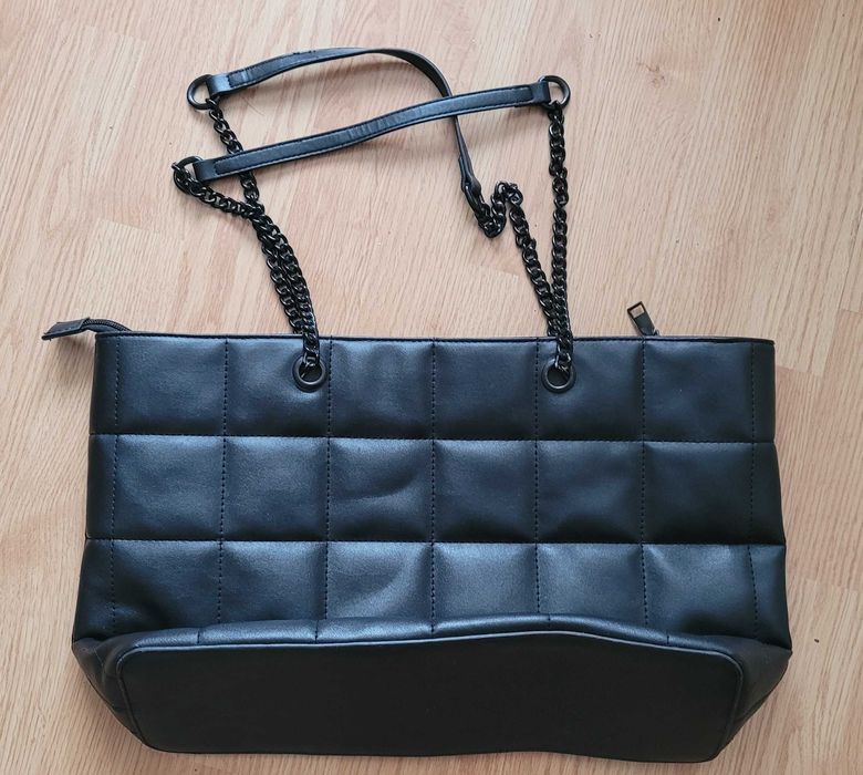 Duża torebka damska z paskiem/łańcuszkiem