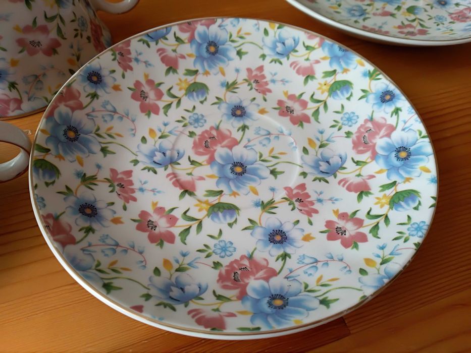 2 filiżanki biała porcelana japońska wzór kwiaty