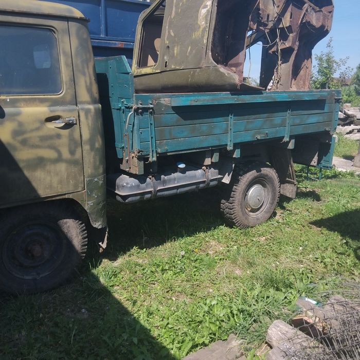 Продам уаз бортовий на ходу технічно справний