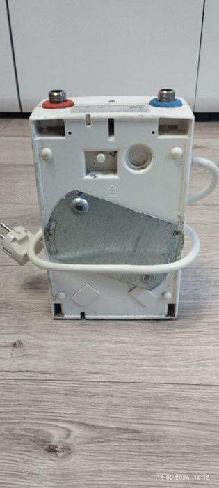 Przepływowy podgrzewacz wody TTEGS 230V 3500W