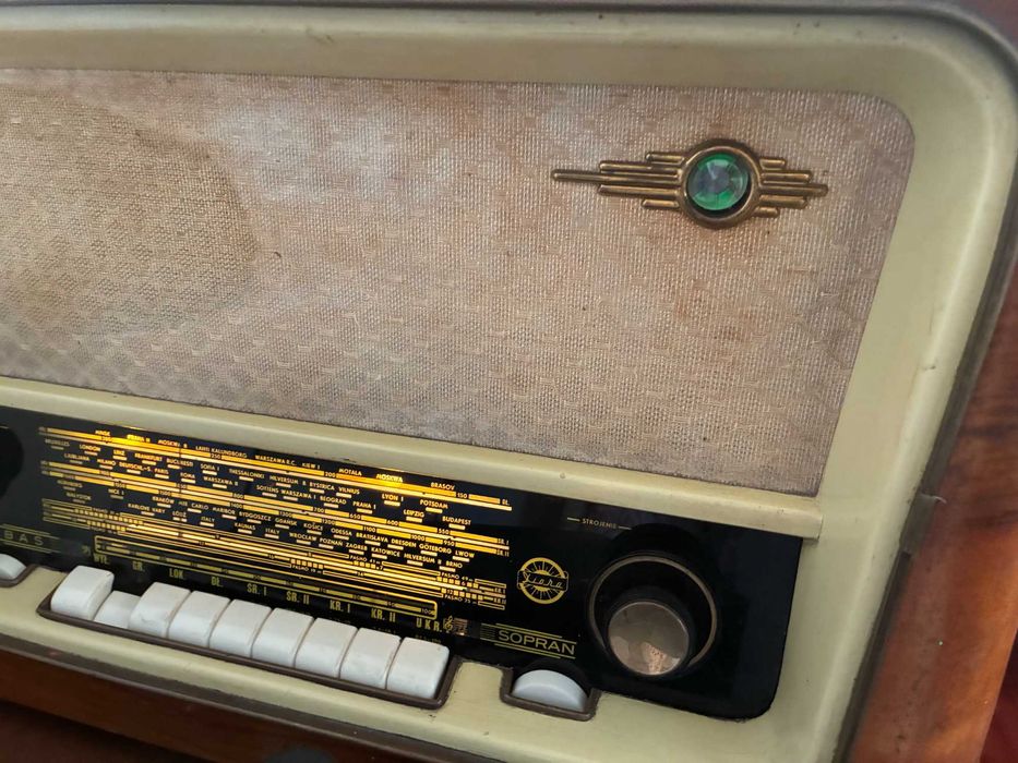 Radio Symfonia z gramofonem - klasyk z PRL-u