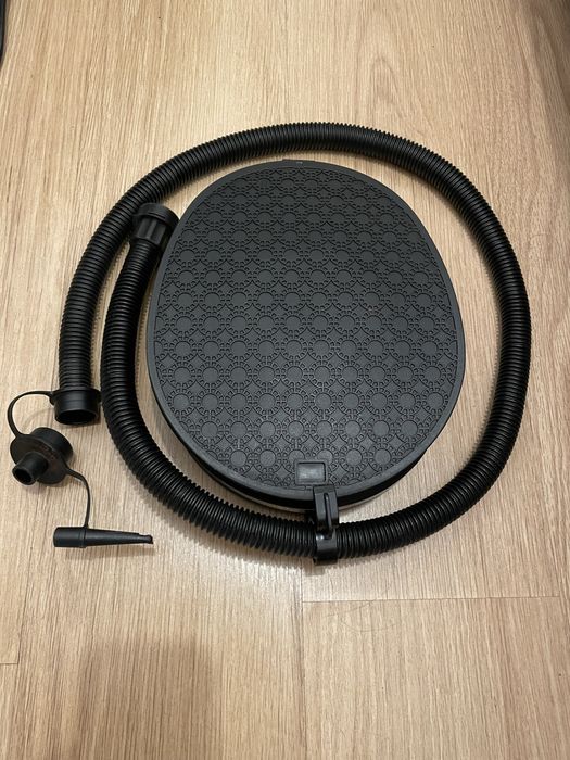 Bomba de pé para campismo