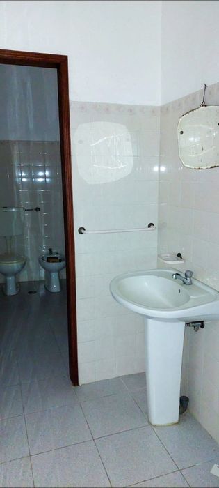 Arrendamento de espaço comercial na Travessa do Calvário