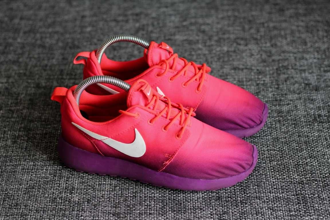 Womens roshe sales run print