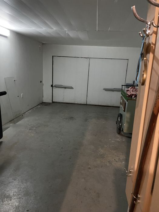 Квартира 4 кімнатна з меблями